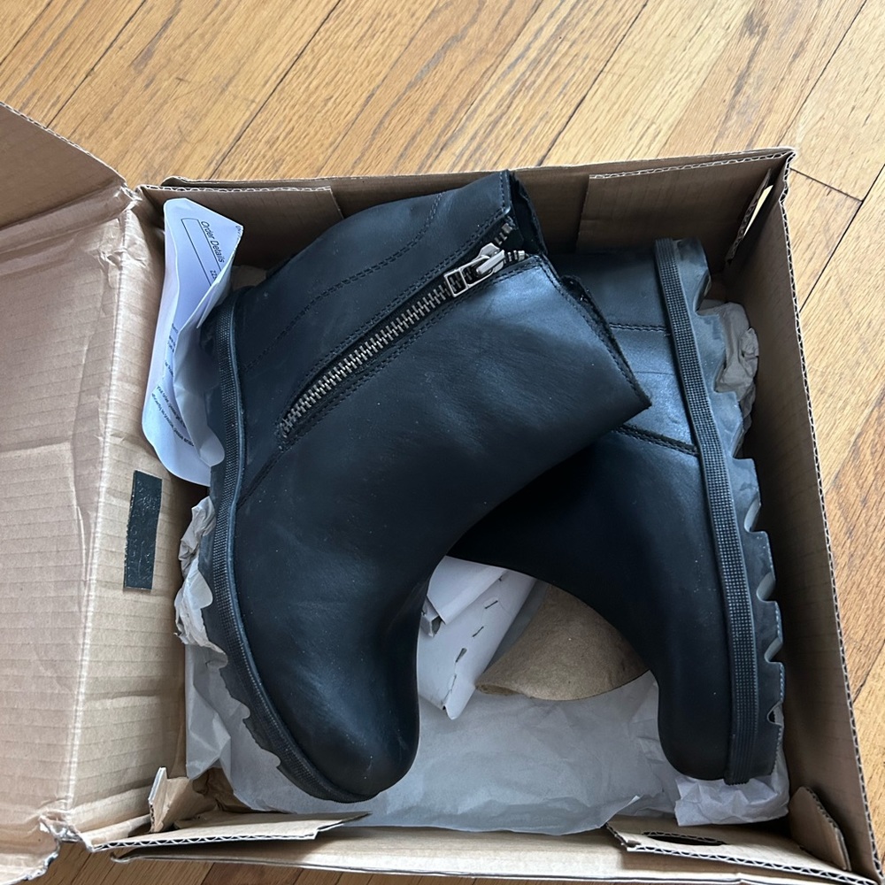 Sorel Women's Joan of Arctic Wedge III Zip Boot — Waterproof Leather Wedge Boots